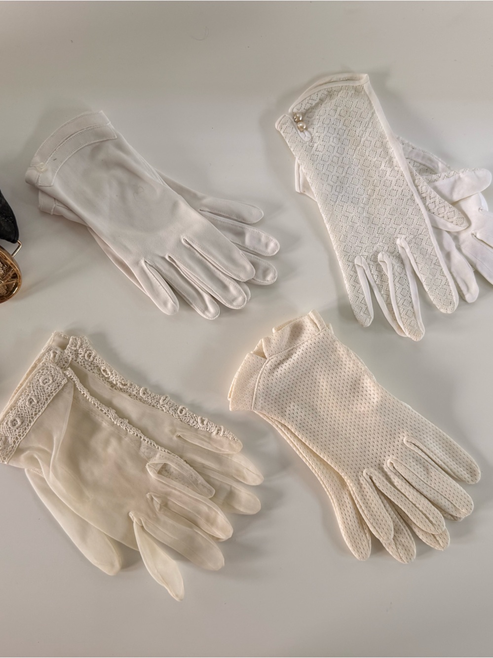Antique/Vintage 1940s era ladies gloves